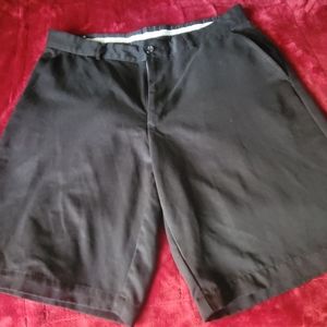 Greg Norman size 36 black golf shorts